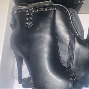 Ankle boots never worn
